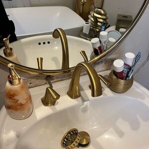 Brass Finish Bathroom Faucet Set - Gold Tone